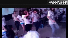  护士节护士跳最炫民族风庆祝 其中还模仿了杰克逊 mj 秒s郭德纲gif动态图片: