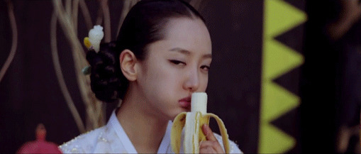 吃香蕉美女图片: