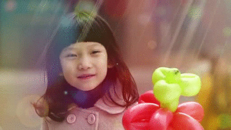 小女孩与气球动态图片
