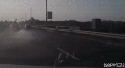 高速超车车祸图片