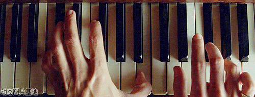唯美弹钢琴图片:唯美,弹钢琴,梦幻,