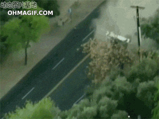 大卡车出车祸图片:卡车,车祸