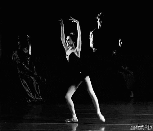 跳芭蕾舞的图片