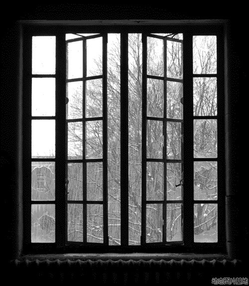 窗边图片:窗边,唯美,黑白,梦幻,风景,   