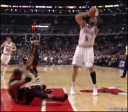 篮球假摔搞笑视频图片:篮球,假摔