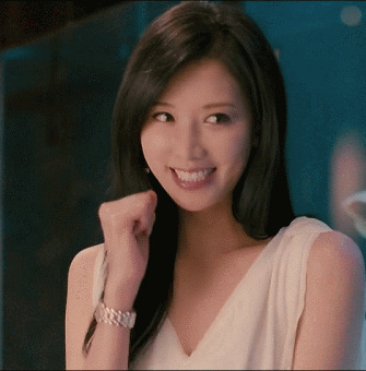 美女点头图片:
