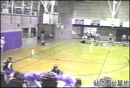 室内篮球比赛图片