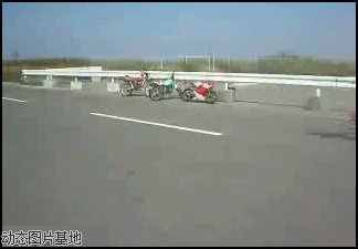 摩托车撞人图片