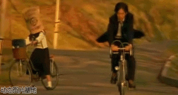 情侣骑自行车图片:搞笑,人物,逗比