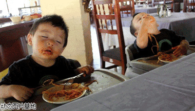 小孩吃东西搞笑图片:搞笑,人物,逗比
