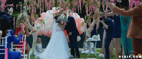 浪漫爱情婚礼亲吻视频图片:婚礼,结婚