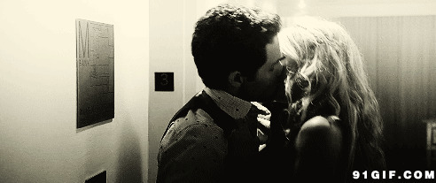 欧美情侣亲吻黑白图片:亲吻,接吻,黑白