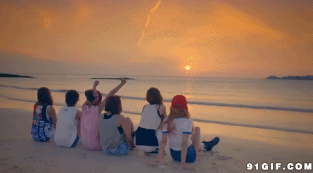 姑娘们海边看日落图片:海边,日落