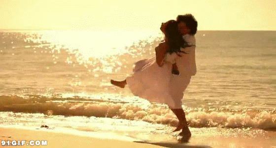 海边情侣拥抱旋转图片:海边,情侣