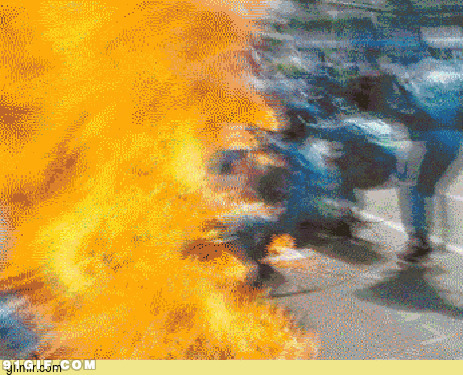 跑车起火视频动态图片:跑车,起火
