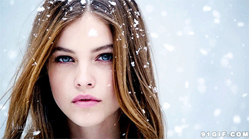 雪花沾满了女孩的头发图片:雪花,头发,下雪