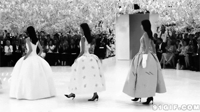 时装秀黑白动态图片:时装秀,黑白,裙子