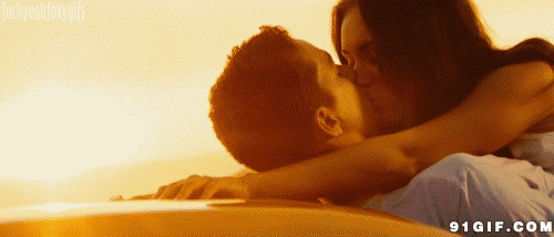 亲吻总在情浓时图片:亲吻,情侣