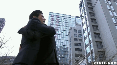 兄弟情深拥抱图片
