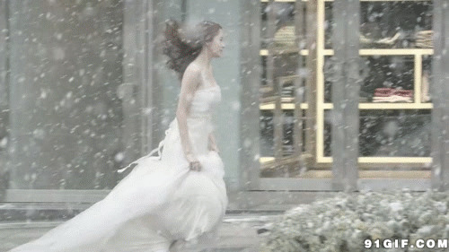 雪中奔跑的新娘动态图片:奔跑,新娘,下雪