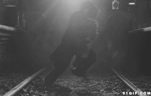 火车道救人视频图片:火车