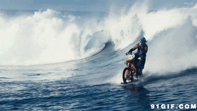 骑摩托冲浪视频图片