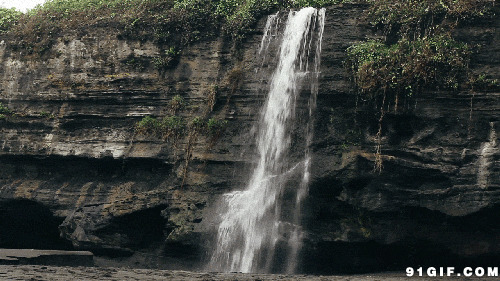峡谷瀑布飞流直下图片:瀑布