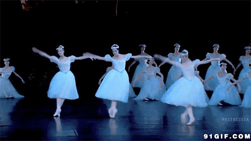 集体芭蕾舞表演动态图片:芭蕾舞