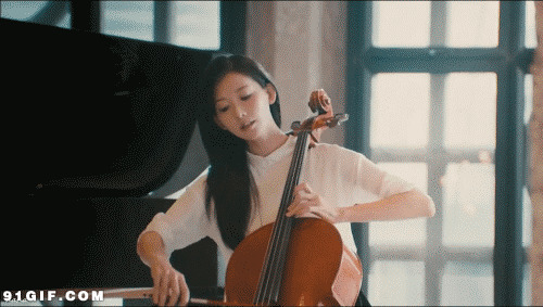 美女林志玲拉大提琴图片
