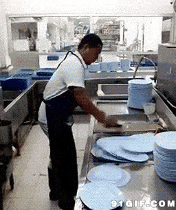 洗碗工刷盘子搞笑图片:搞笑,洗碗,洗盘子