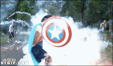 超人拍电影搞笑图片:超人,误伤,美国队长