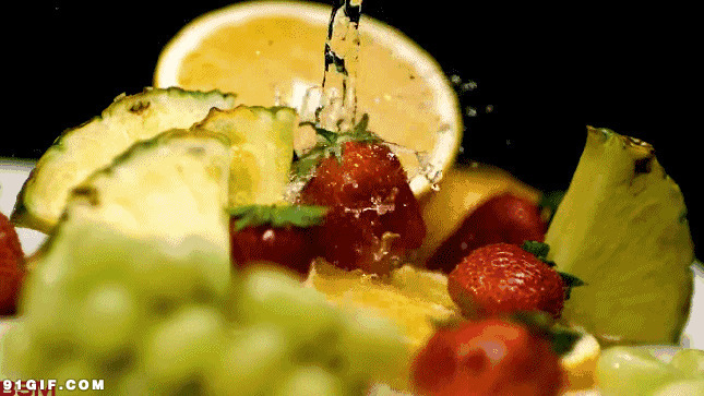 清水冲洗水果动态图片:水果,清洗,草莓