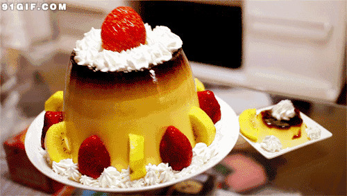 摇晃的草莓小蛋糕图片:蛋糕