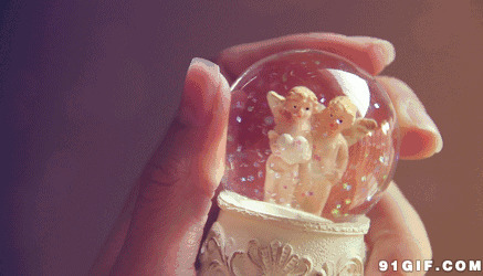 水晶球里一对小天使图片:水晶球,天使,唯美,微动