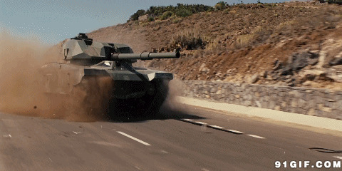 公路上的装甲车图片:装甲车,坦克