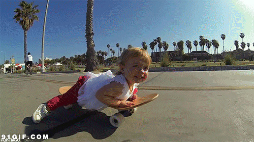 可爱小孩快乐玩滑板图片:滑板,小孩