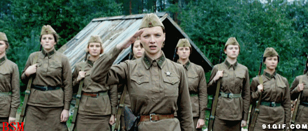 俄罗斯女兵出列队伍图片