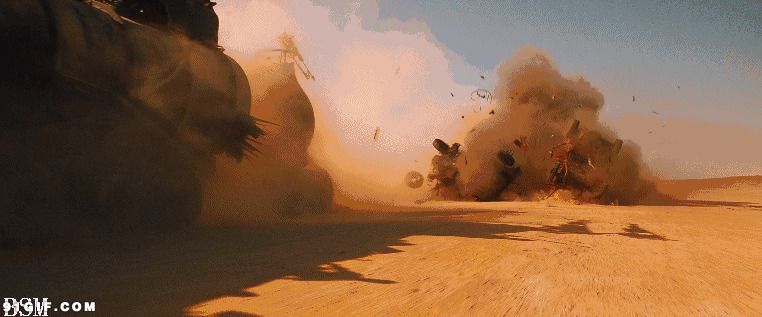 沙漠里的狂暴之路动态图片:沙漠,开火,开枪,爆炸