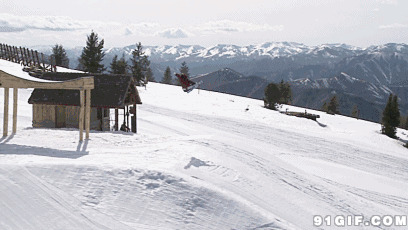 高难度跳跃滑雪图片:滑雪,难度,雪地