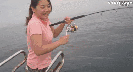 女子海边垂钓图片:钓鱼,海边