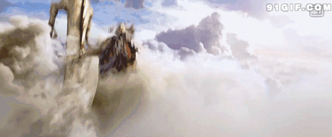 天空云海翻滚的巨龙图片