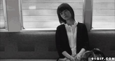 神情落寂女孩坐火车图片:神情,火车,地铁
