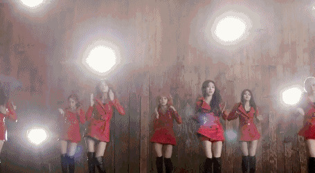 韩国女组合动感热舞图片:热舞,红衣