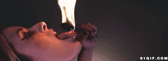烈火烧舌头动态图片:火焰,舌头