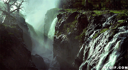 宏伟壮观山谷瀑布美景图片