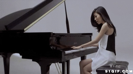 美女弹钢琴图片:美女,弹钢琴