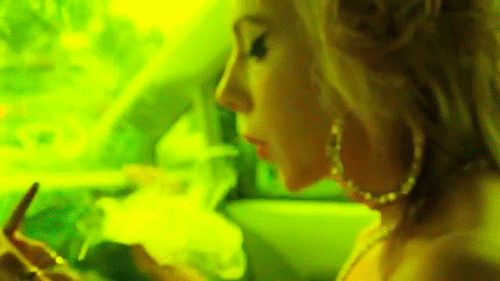 抽烟的女人动态图片:美女,抽烟,