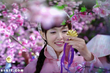 南京旗袍美女赏花图片