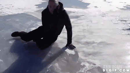 冰上滑板摔倒搞笑图片:滑板,摔倒,