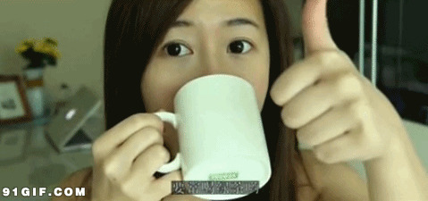 美女端茶喝水头像搞笑动态图片